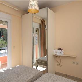 7 bedroom seaside villa with pool, Kassiopi, sleeps 13